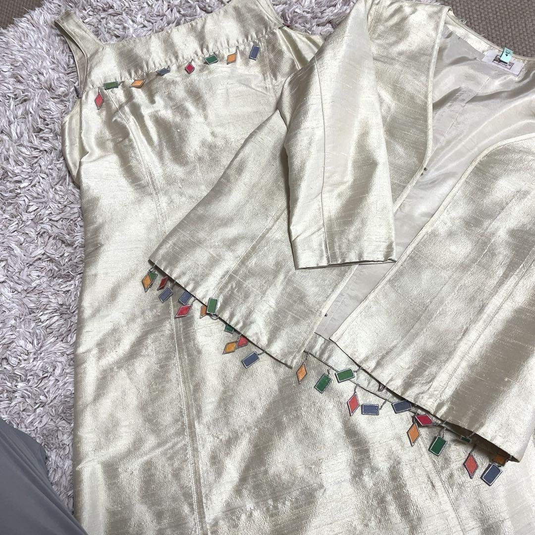 美品　シルクセットアップスーツ