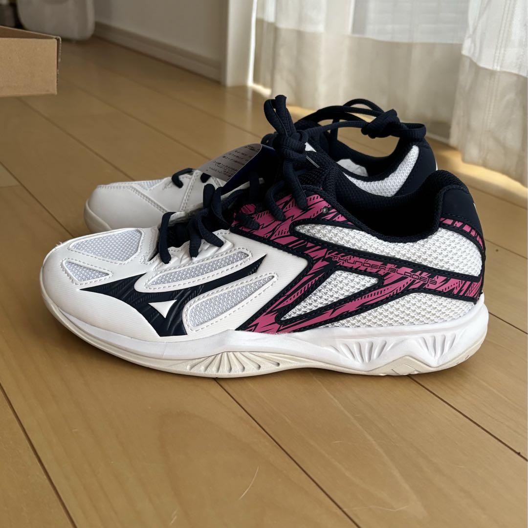 Mizuno バレーボールシューズ 新品タグ付き
