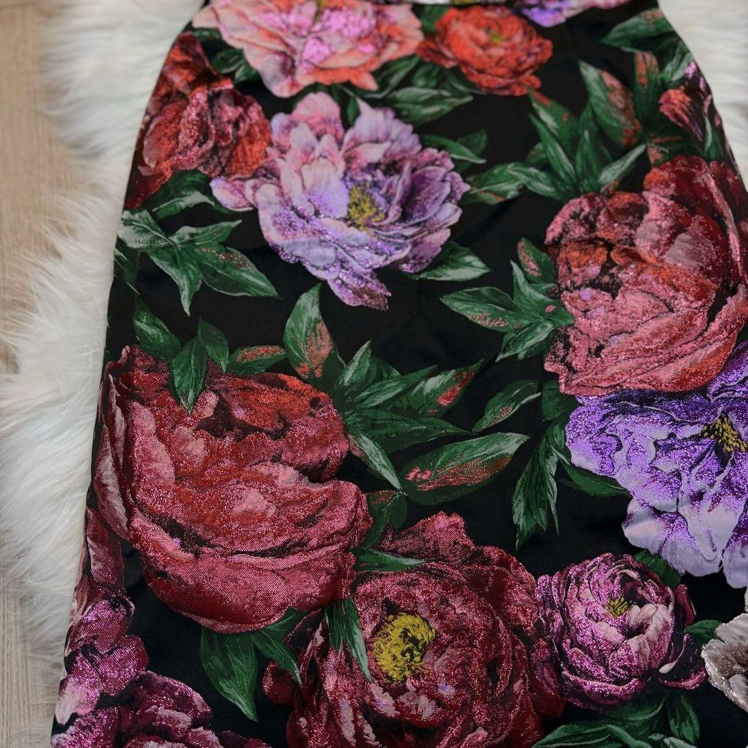 【美品】ESCADA エスカーダ 花柄タイトスカート 黒地 ラメ付き　34