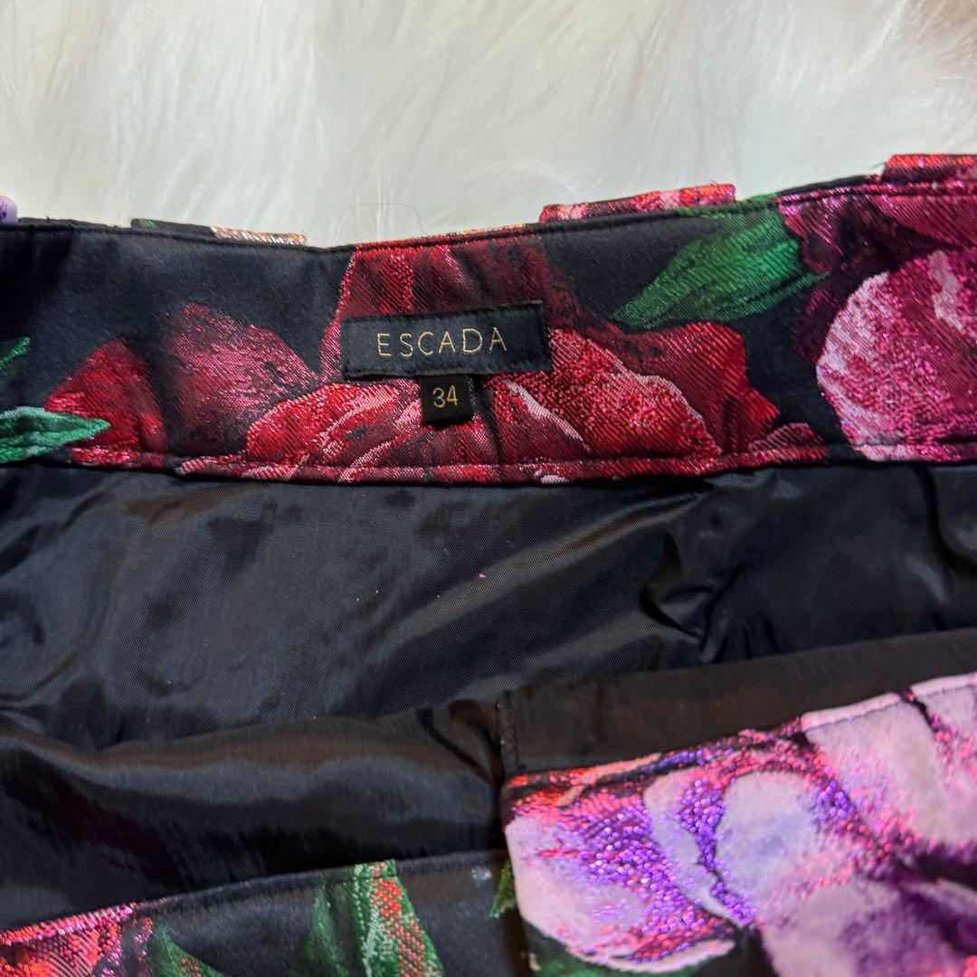 【美品】ESCADA エスカーダ 花柄タイトスカート 黒地 ラメ付き　34