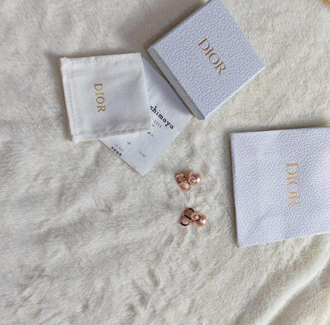 Dior ローズゴールド パール ピアス Dior ローズゴールド パール ピアス