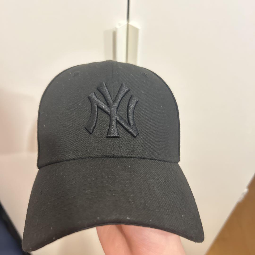 New Era 9FORTY ブラックキャップ