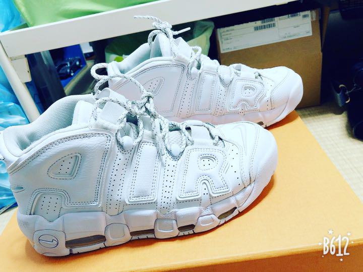 メルカリ Nike モアテン 白 スニーカー 25 000 中古や未使用のフリマ