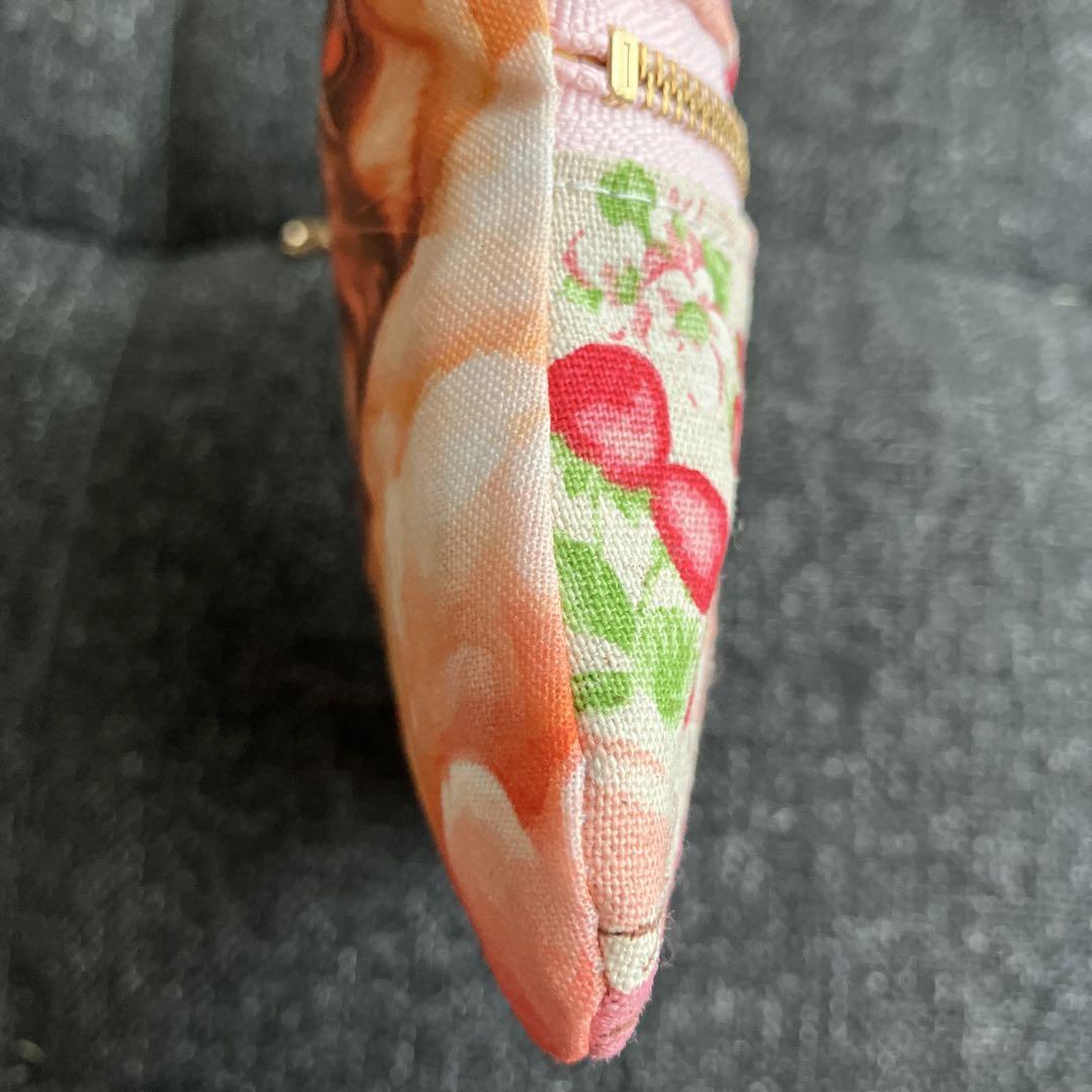 ハンドメイド ☆ ふわふわポーチ パグ - メルカリ
