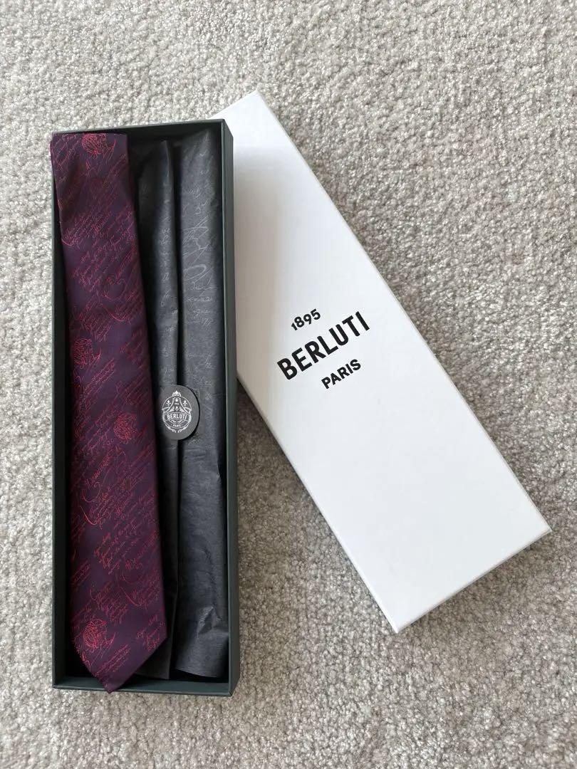 専用　ベルルッティ　ネクタイ　(新品　未使用)箱付き 新品未使用 Berluti ワインレッド シルクネクタイ 箱付き - メルカリ