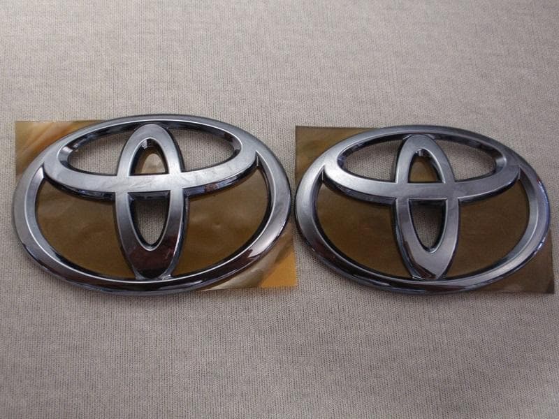 80系VOXY (ヴォクシー) プラチナブラックエンブレム 2点セット (FT)