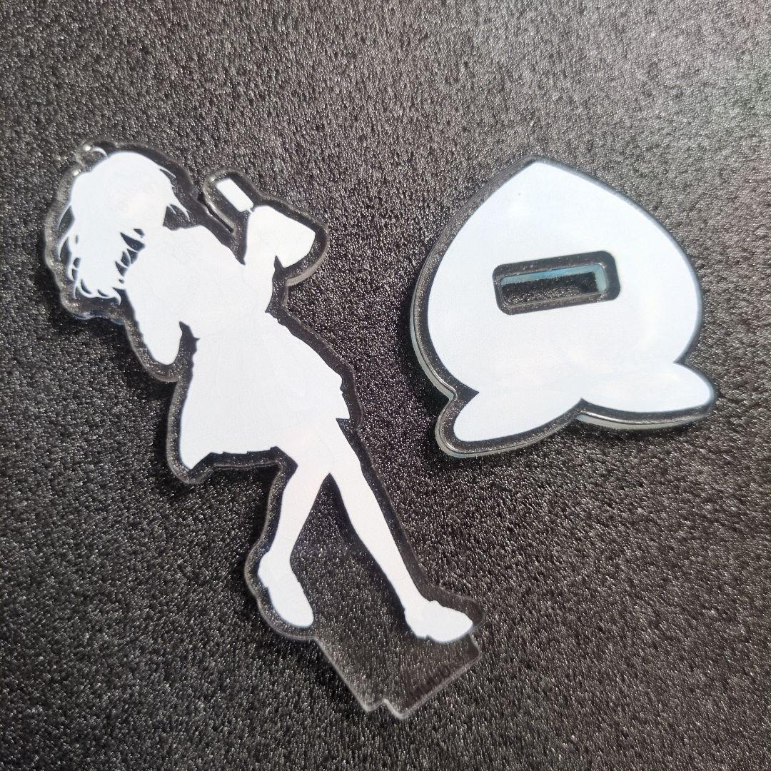カラフルピーチ アクリルスタンド ファミマ るな - メルカリ
