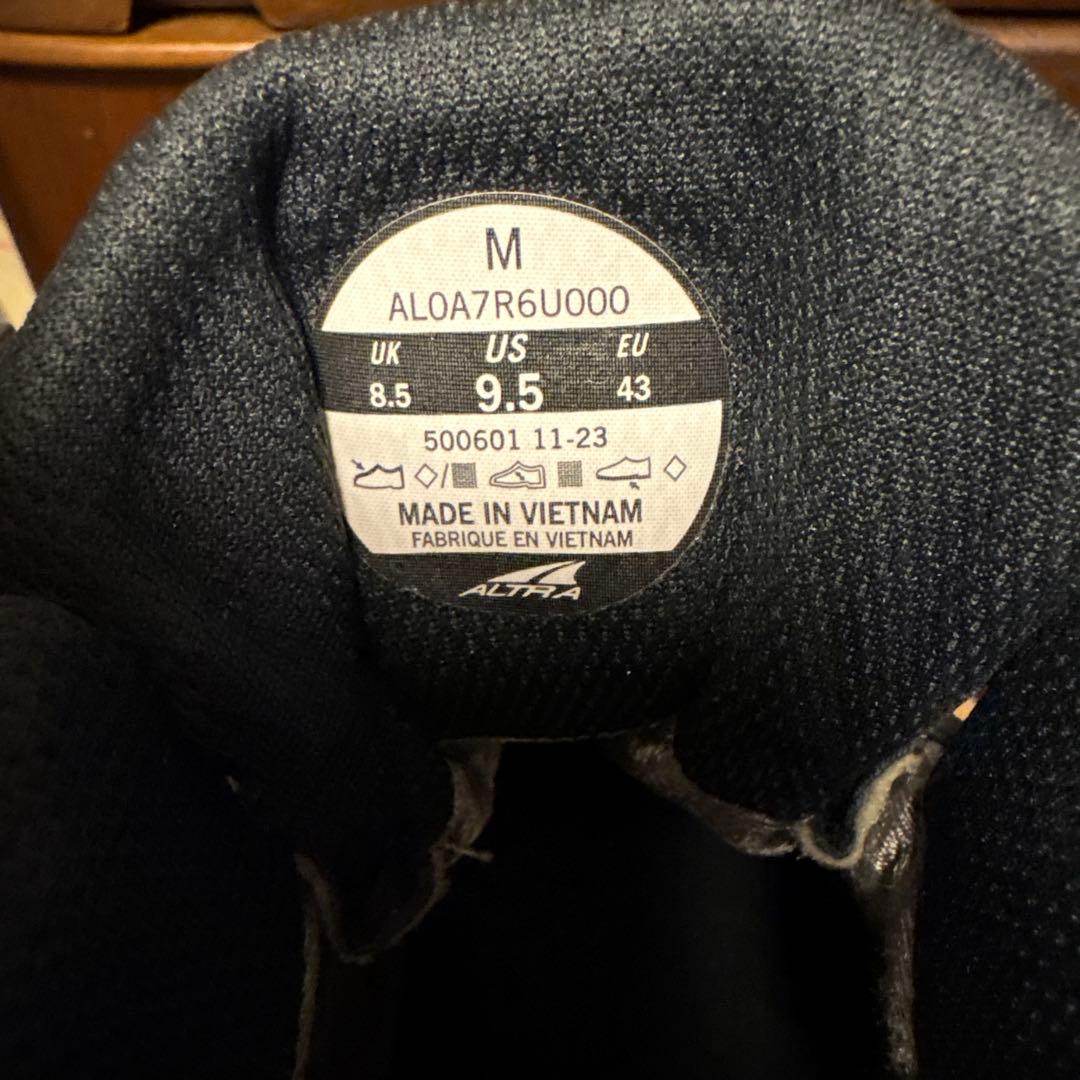 アルトラ　ローンピークオールウェザーミッド2