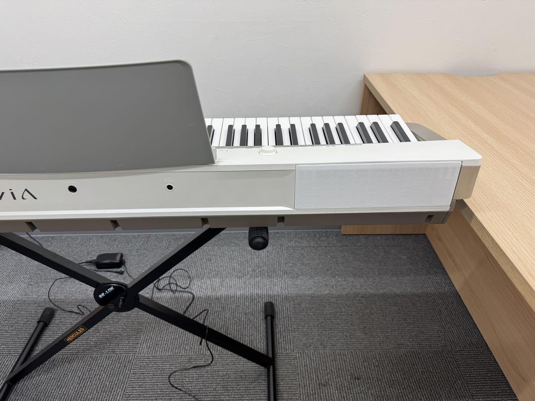 カシオ　CASIO PX-130WE Privia 電子ピアノ ホワイト