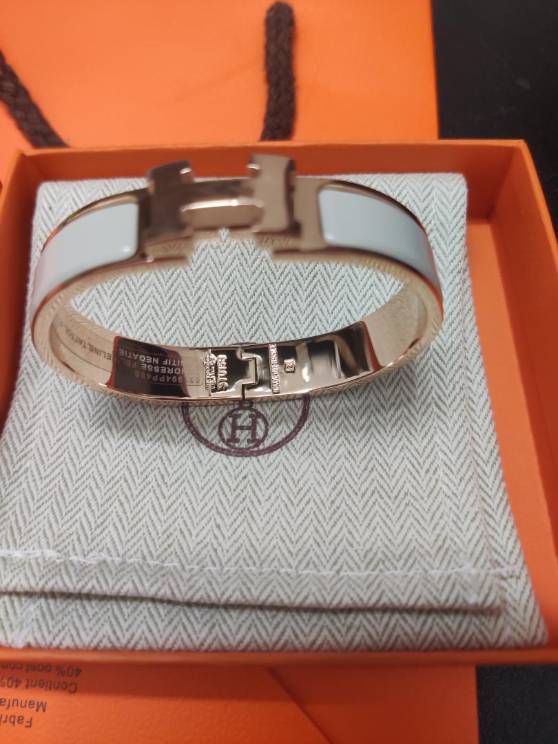 HERMES グレーエナメルバングル
