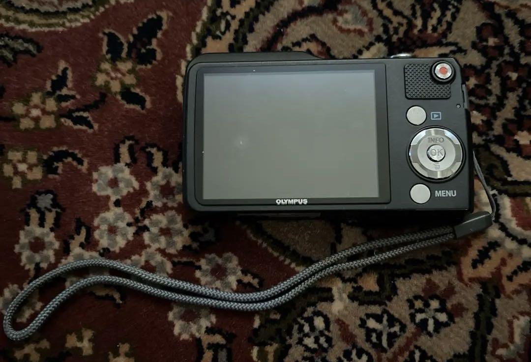 Olympus デジタルカメラ　VG-170 動作未確認
