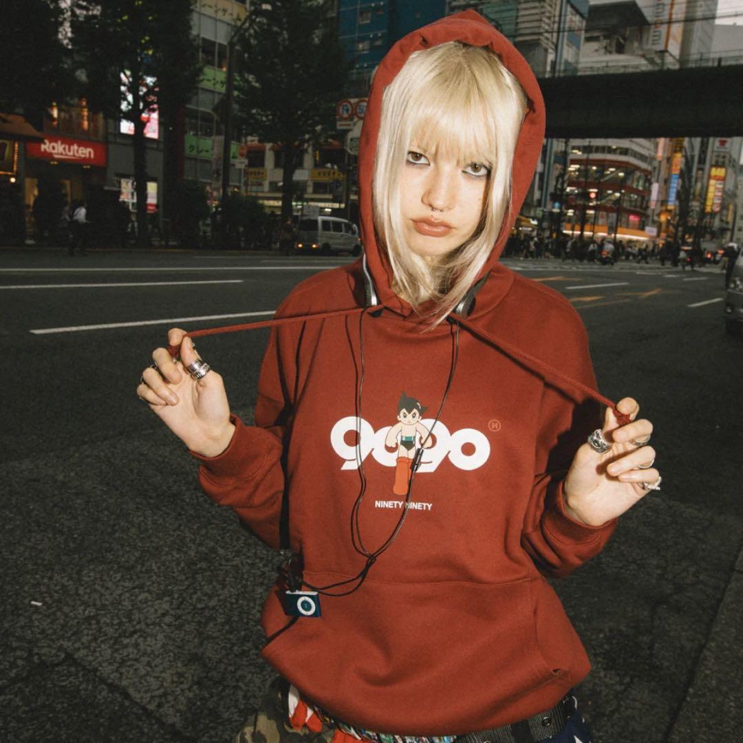 9090 × 鉄腕アトム 9090 OG Logo Hoodie Mサイズ - メルカリ