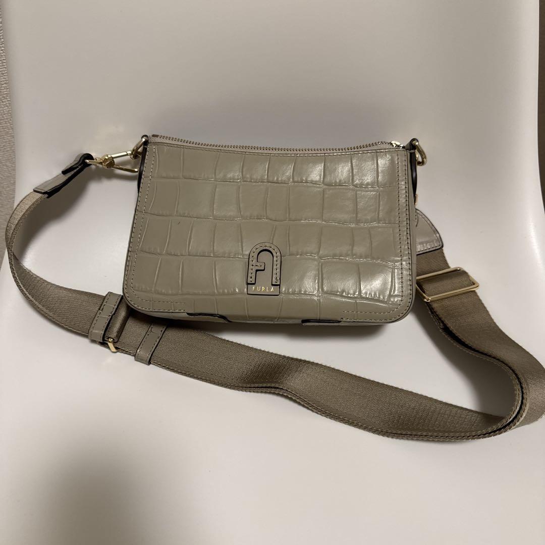 FULURA ボディバッグ 17,040円