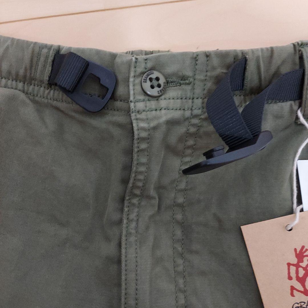 新品。GRAMICCI オリーブ　NNショートパンツ