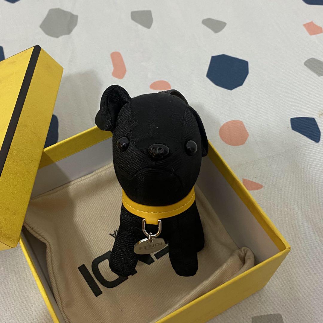 美品  FENDI フェンディ 箱あり チャーム ドッグ 小物