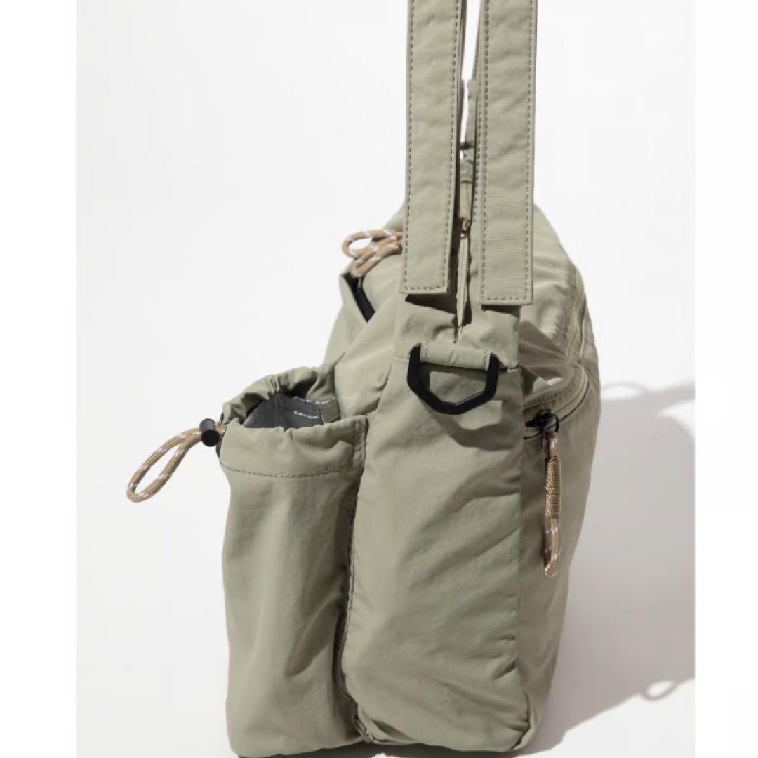 WCJ ショルダーバッグ　若槻千夏 新品【wcj】撥水ショルダーバッグ カーキ 若槻千夏