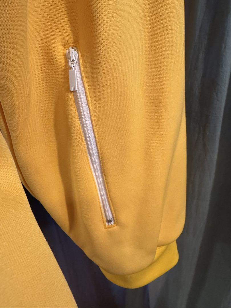 adidas イエロー ストライプ ジャケット