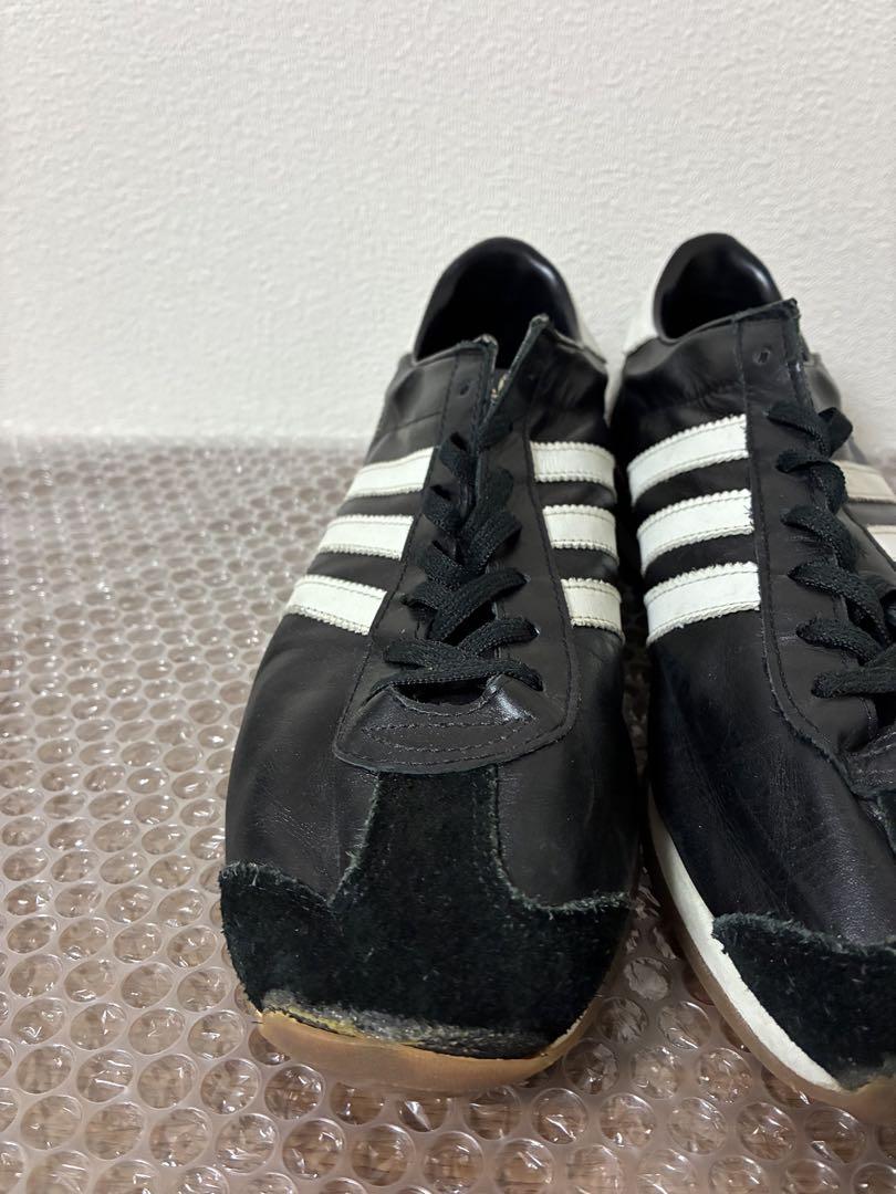 adidas スニーカー