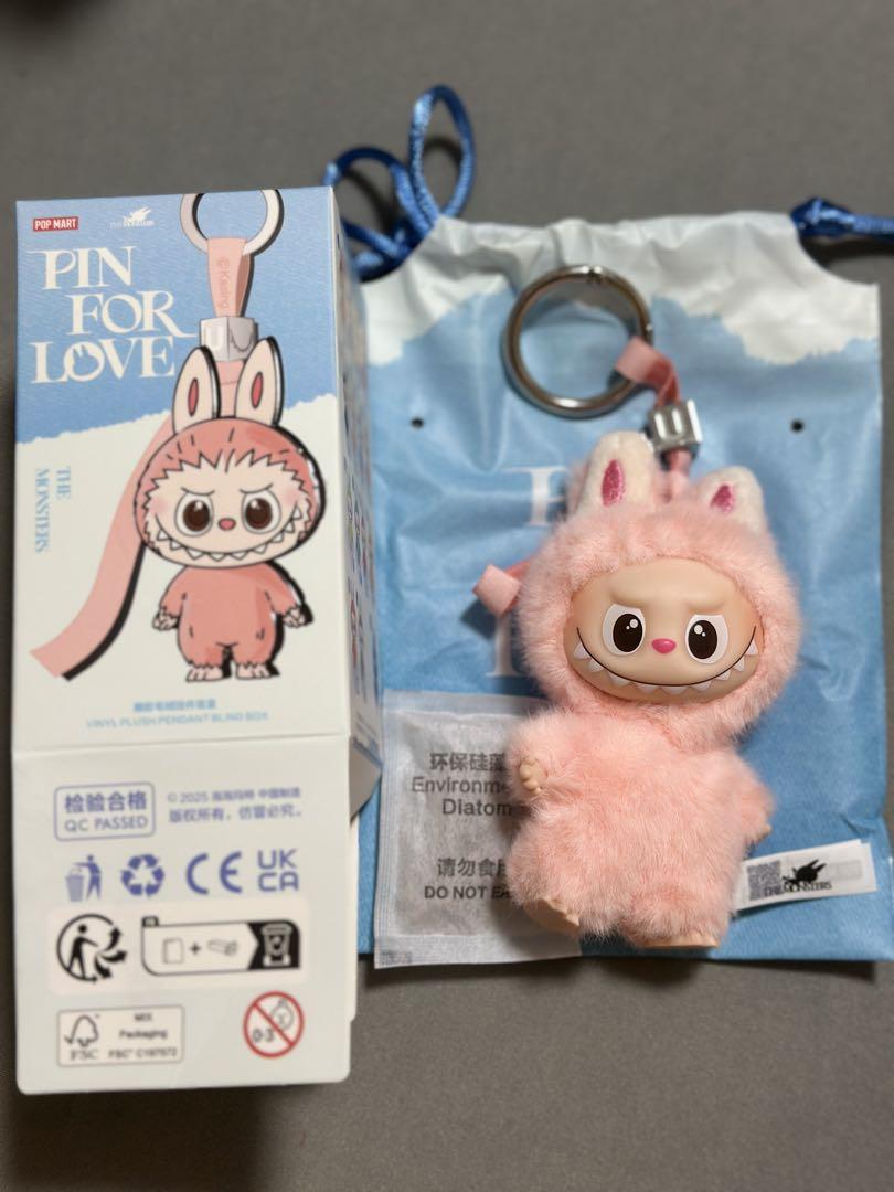 ラブブ Pin For Love ぬいぐるみ ペンダントU - メルカリ