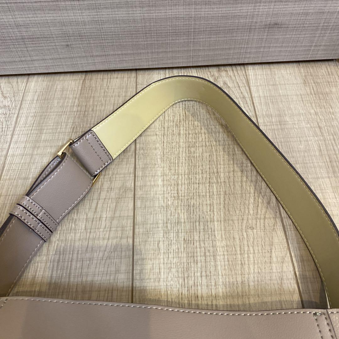 ショルダーバッグ　美品❗️