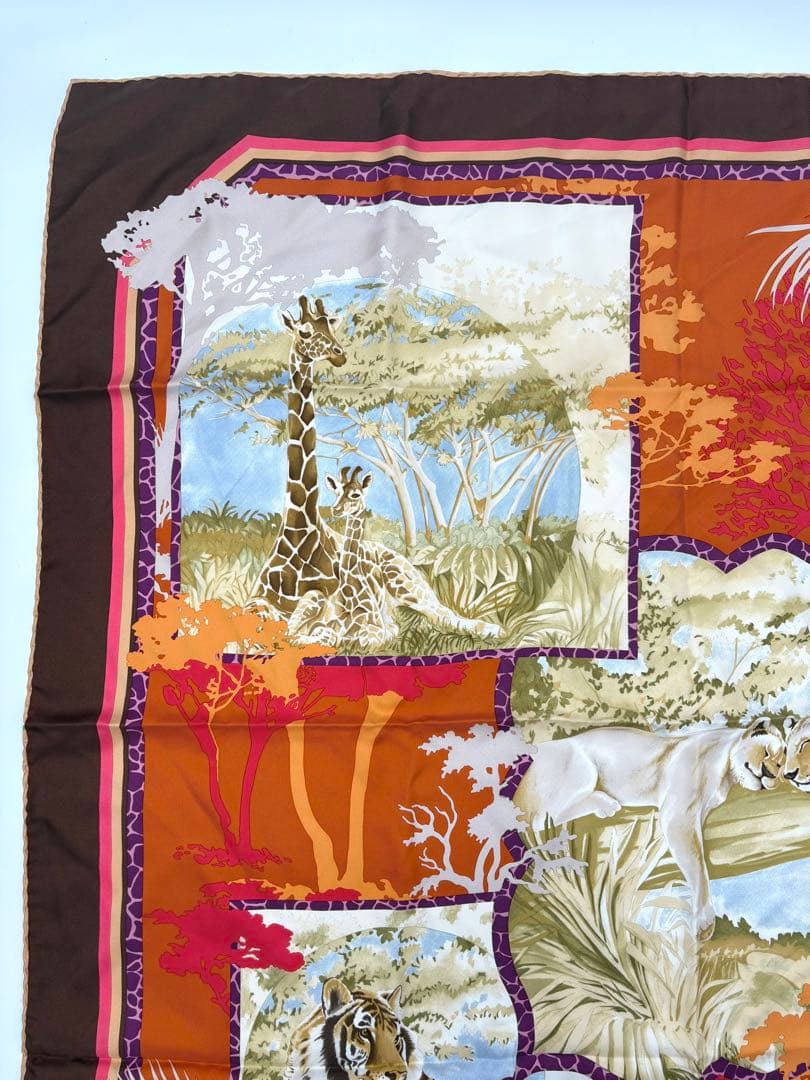 FERRAGAMO フェラガモ　アフリカ　サバンナ　アニマル　大判　スカーフ