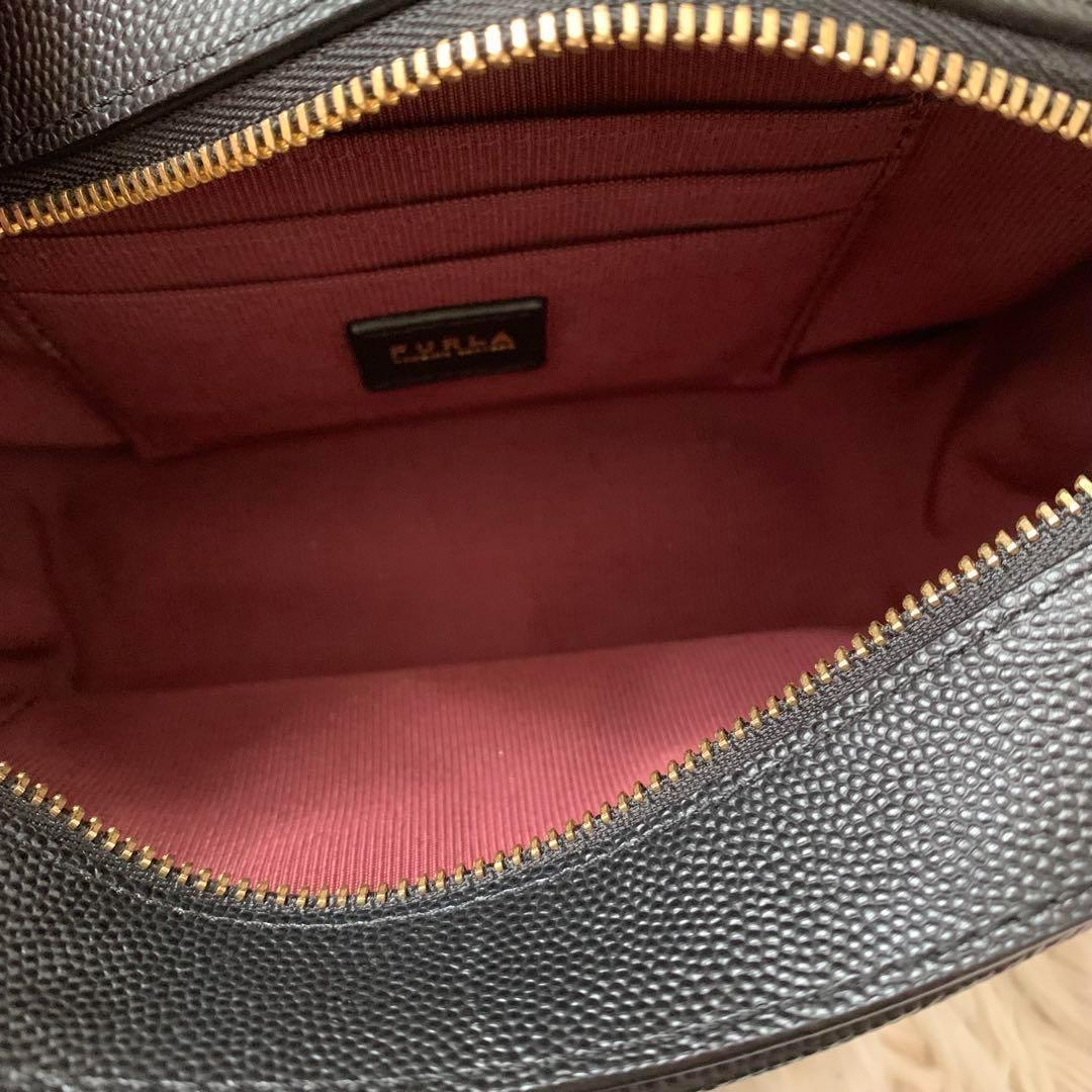 未使用級✨フルラ ショルダーバッグ 現行 オールレザー ロゴ