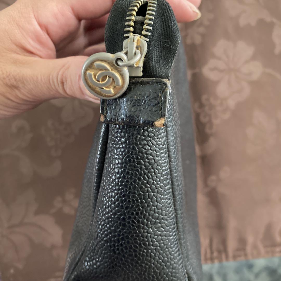 CHANEL ブラック レザーポーチ