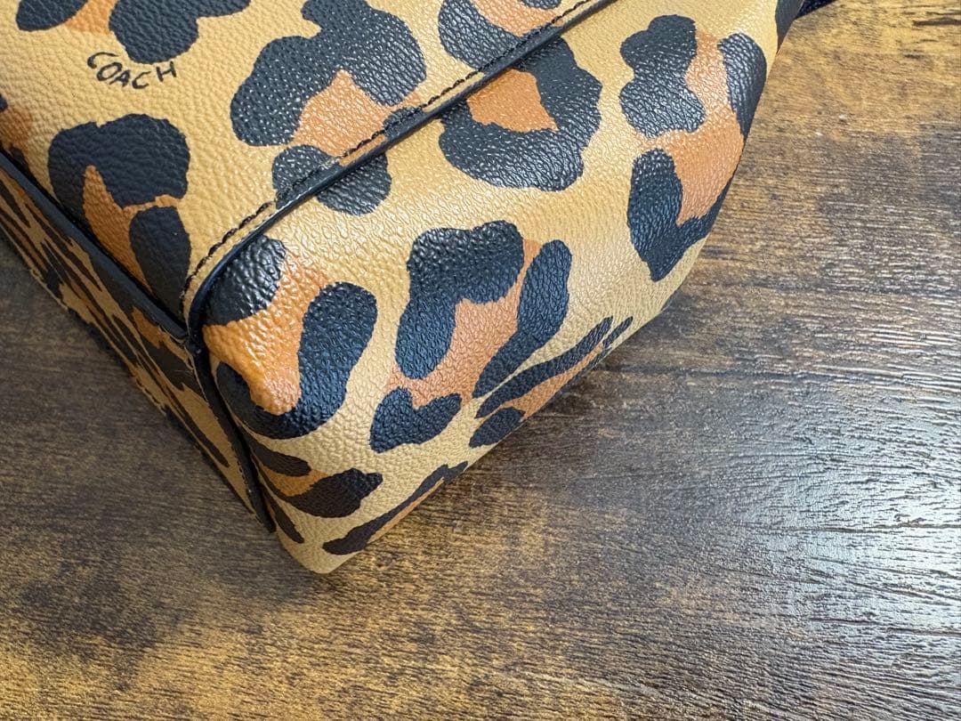 COACH ヒョウ柄 ショルダーバッグ