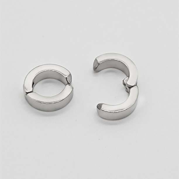 半額 フェイクピアス 4個セット ピアス シンプル 黒 シルバー