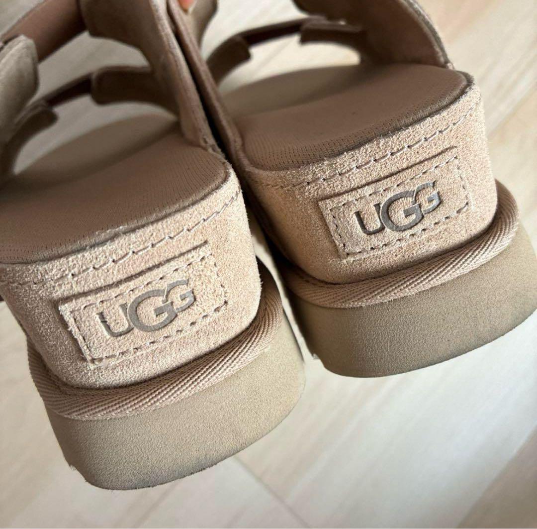 UGG ゴールデンスター ハイ スライド