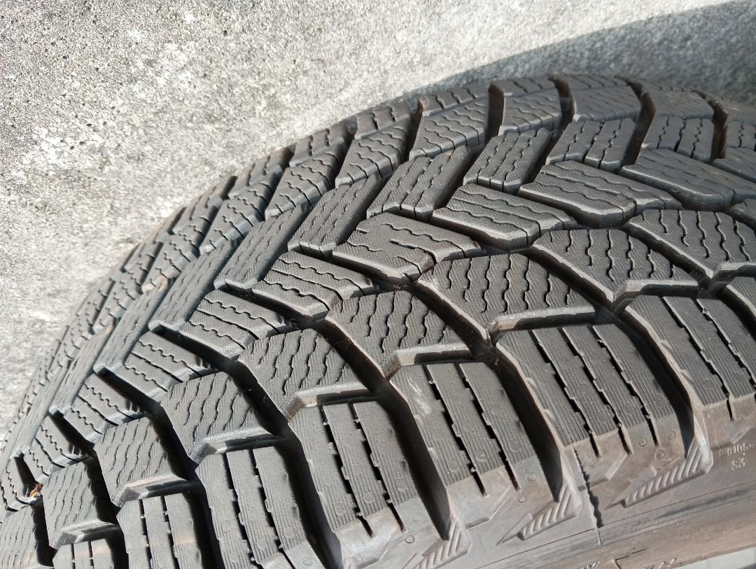 スタッドレスタイヤ 18インチ 4本セット 225/45R18 ミシュラン