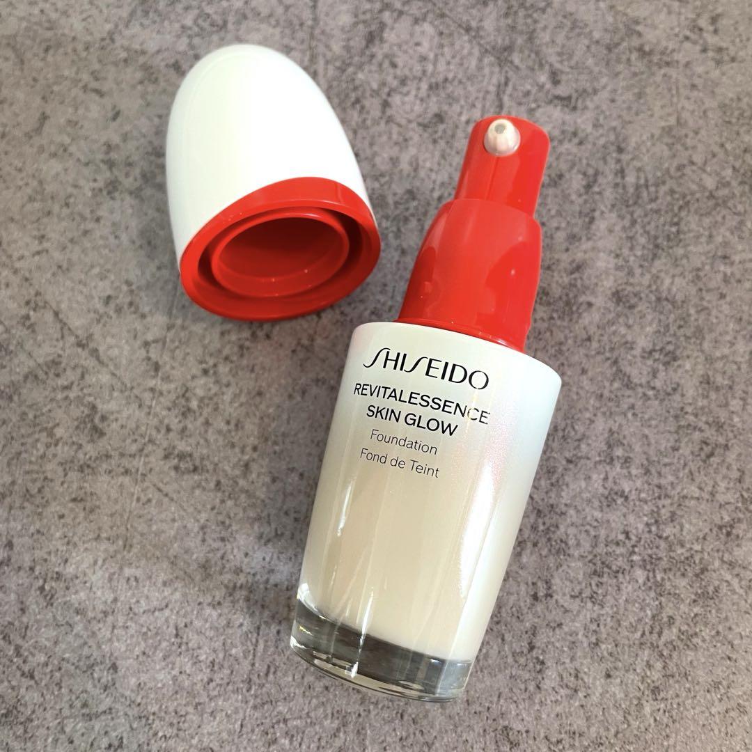 SHISEIDO エッセンス スキングロウ ファンデーション　220