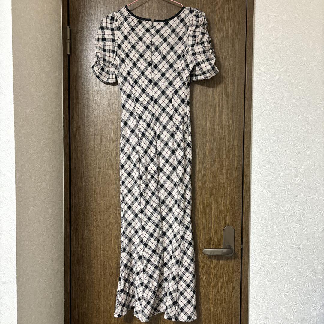 ベージュ ワンピース