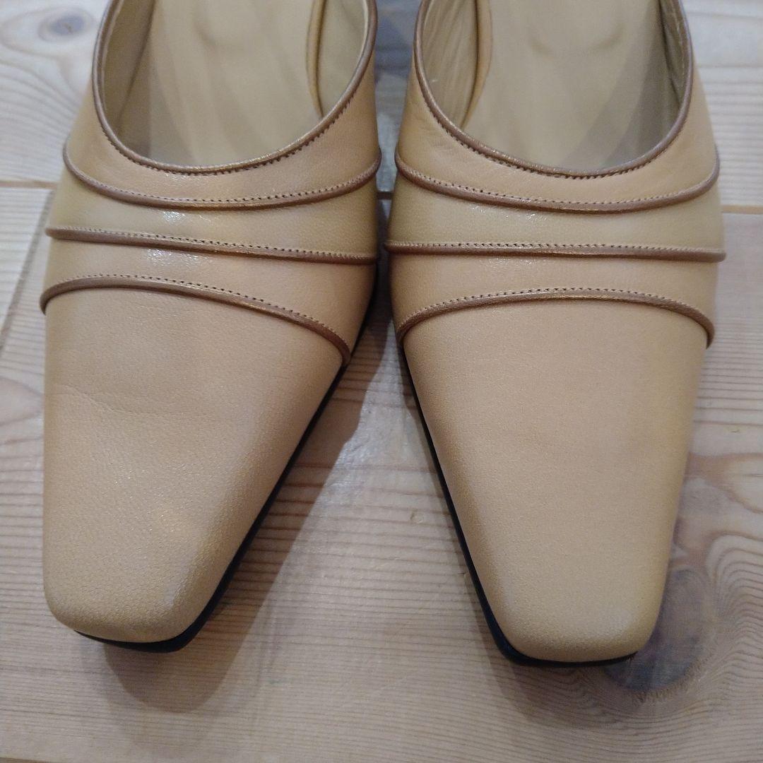 【試着のみ新品】ヨシノヤ ベージュパンプス ストラップ付き ホッソリーナシリーズ