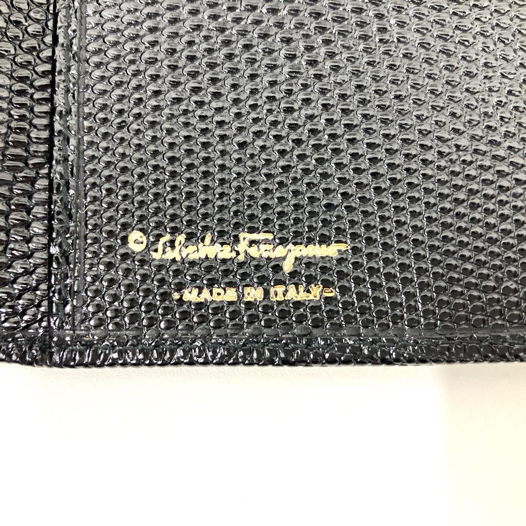 Salvatore Ferragamo フェラガモ ヴァラ 長財布