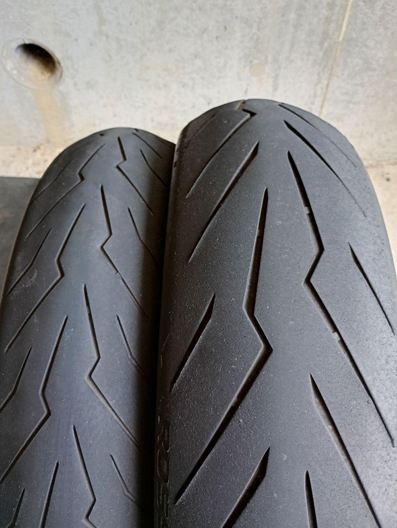 ピレリ ロッソ3 110/70R17 140/70R17 前後セット 中古溝あり ピレリ ロッソ3 110/70R17 140/70R17 前後セット 中古溝あり