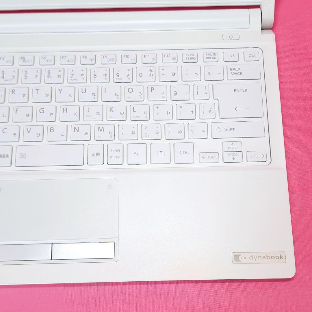 D33【大人気】小型オシャレPC 第6世代i3/SSD 東芝ノートパソコン✨