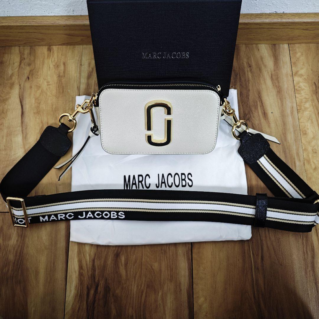 大人気 MARC JACOBS  ザ スナップショット ショルダーバッグ