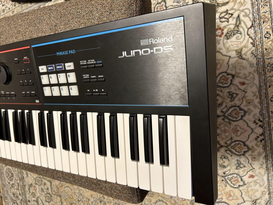 Roland JUNO-DS シンセサイザー 61鍵 キャリングケース付き