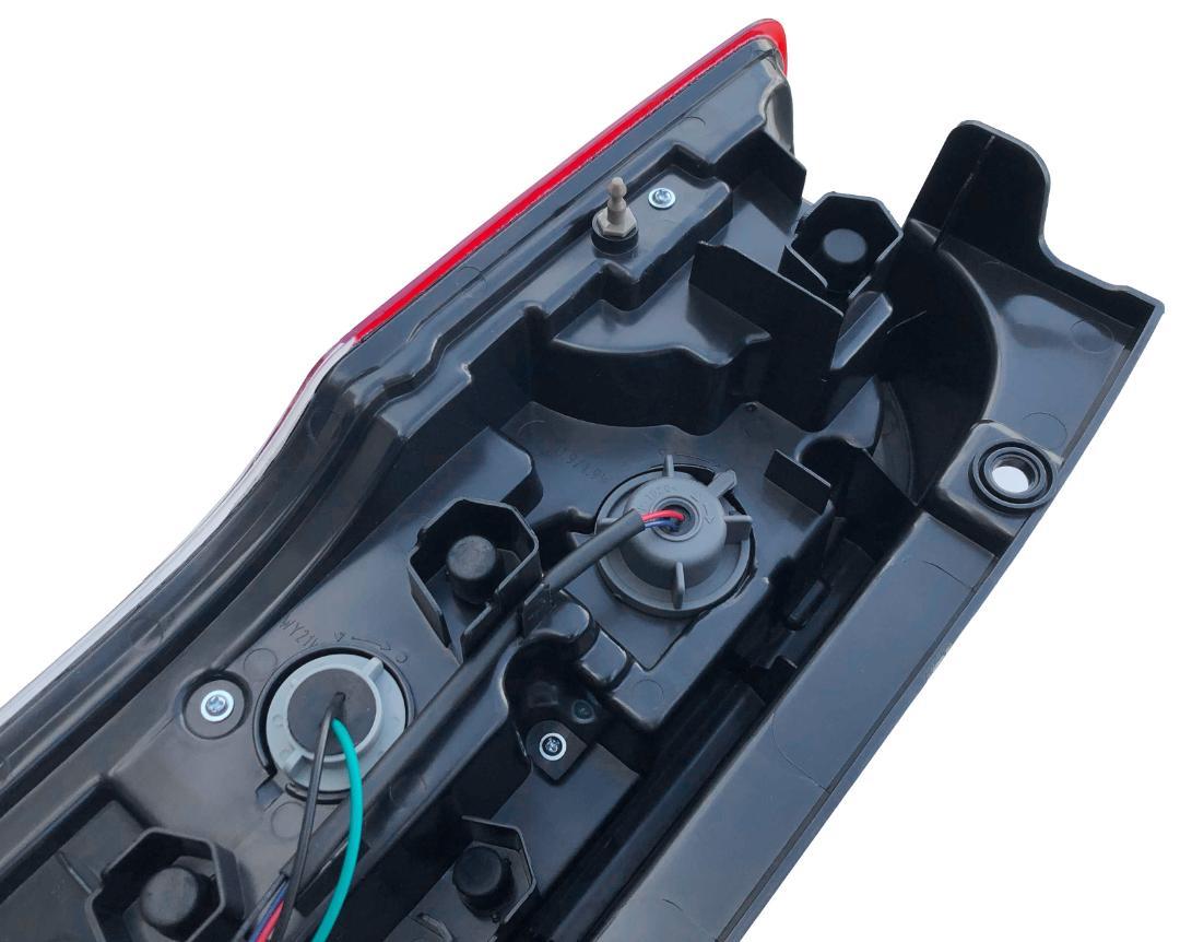 NV350 キャラバン E26系 前期 ファイバーLEDテールランプ 運転席側