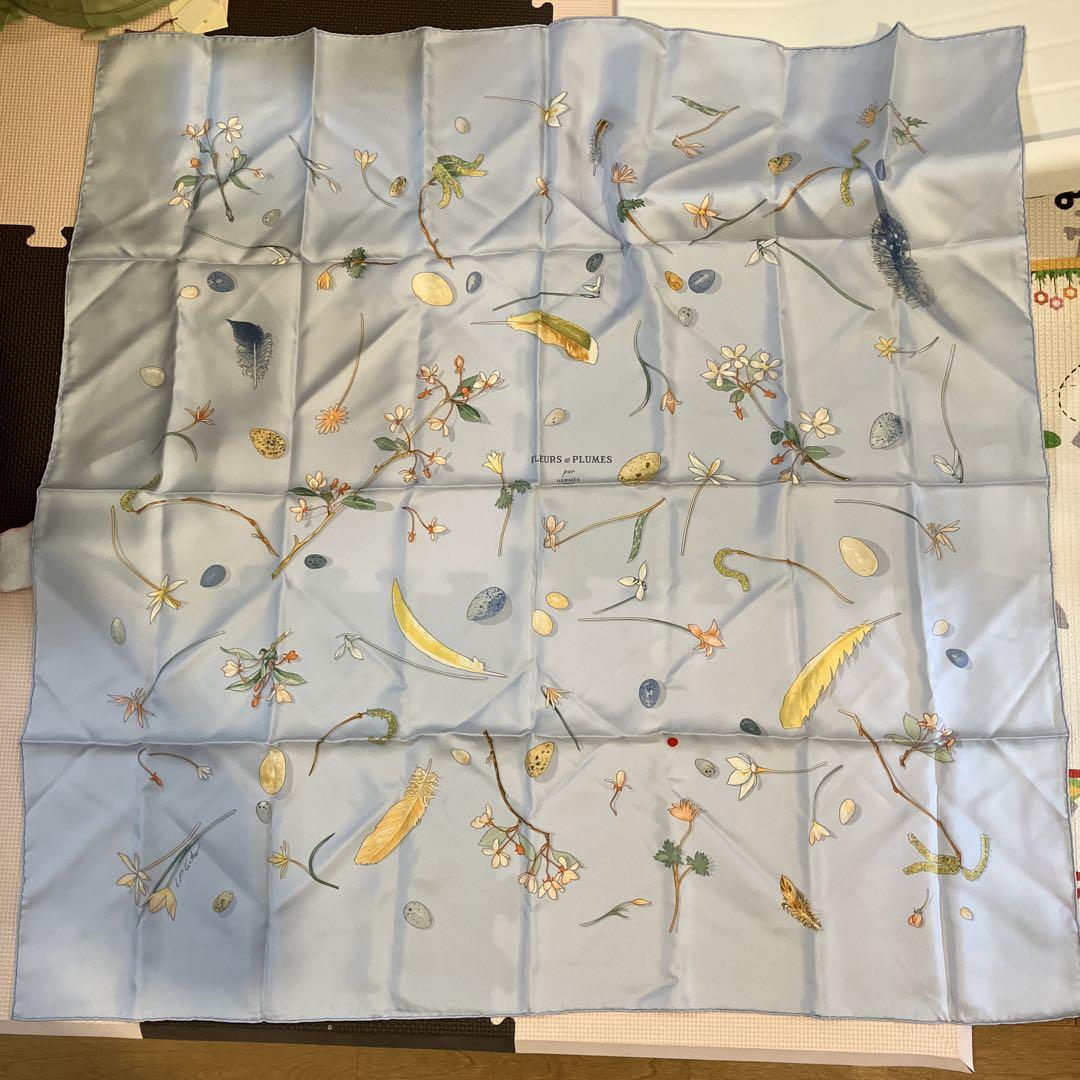 HERMES FLEURS et PLUMES シルクスカーフ