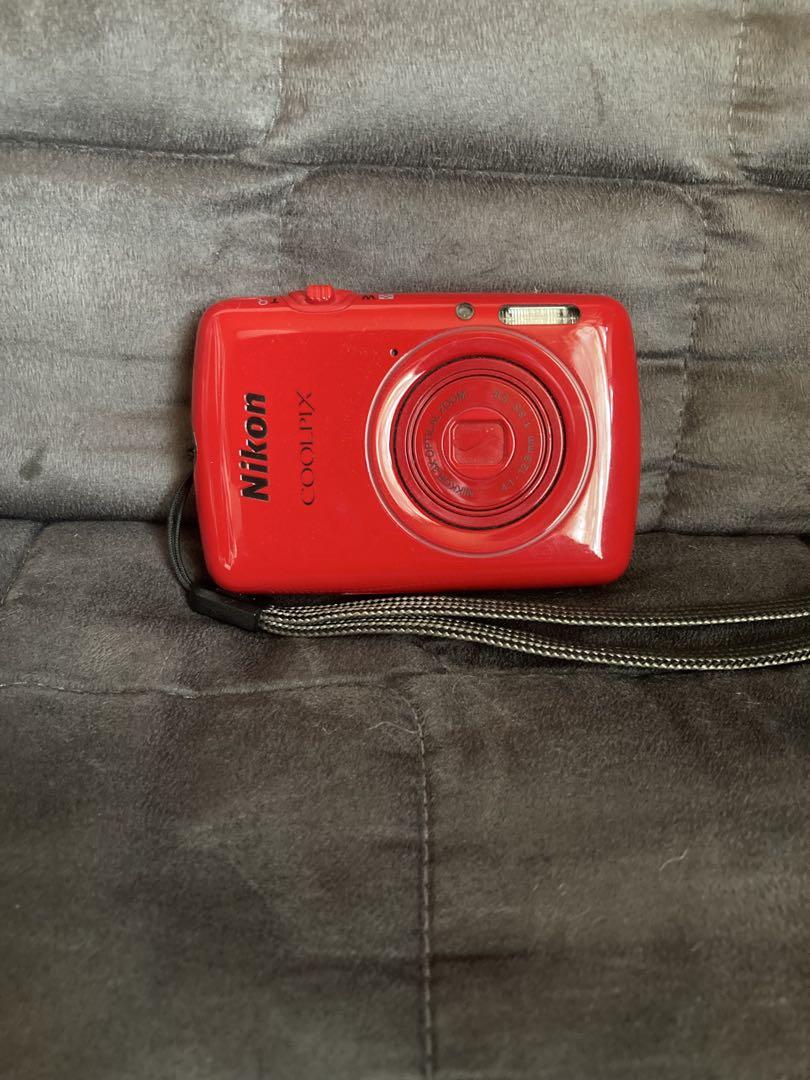 セール中　美品　Nikon COOLPIX S01 カメラ デジカメ