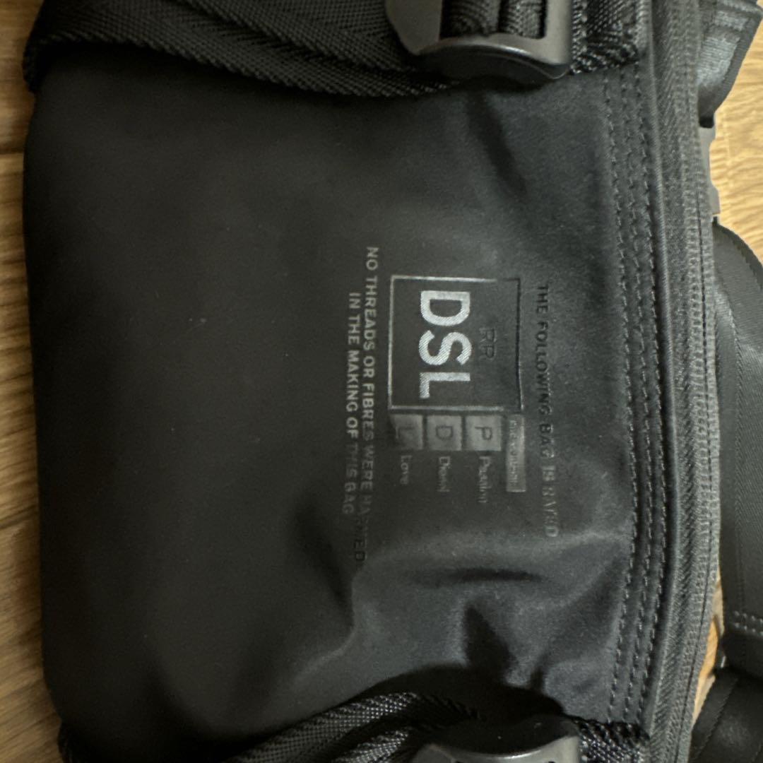 Diesel DSL ボディバッグ 黒