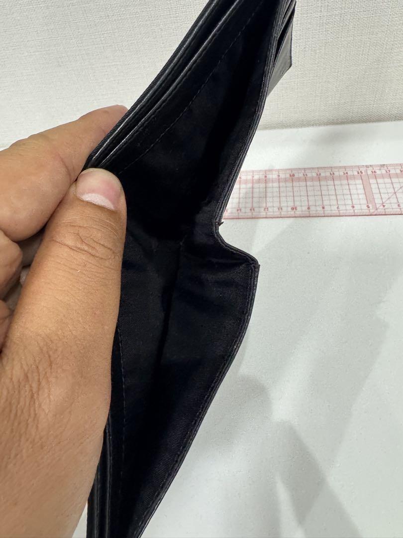 プラダ　二つ折り財布　美品！
