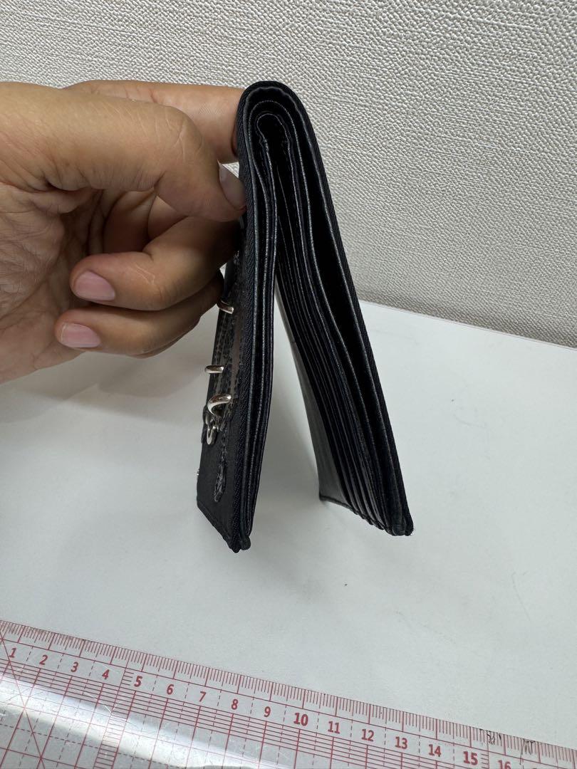 プラダ　二つ折り財布　美品！