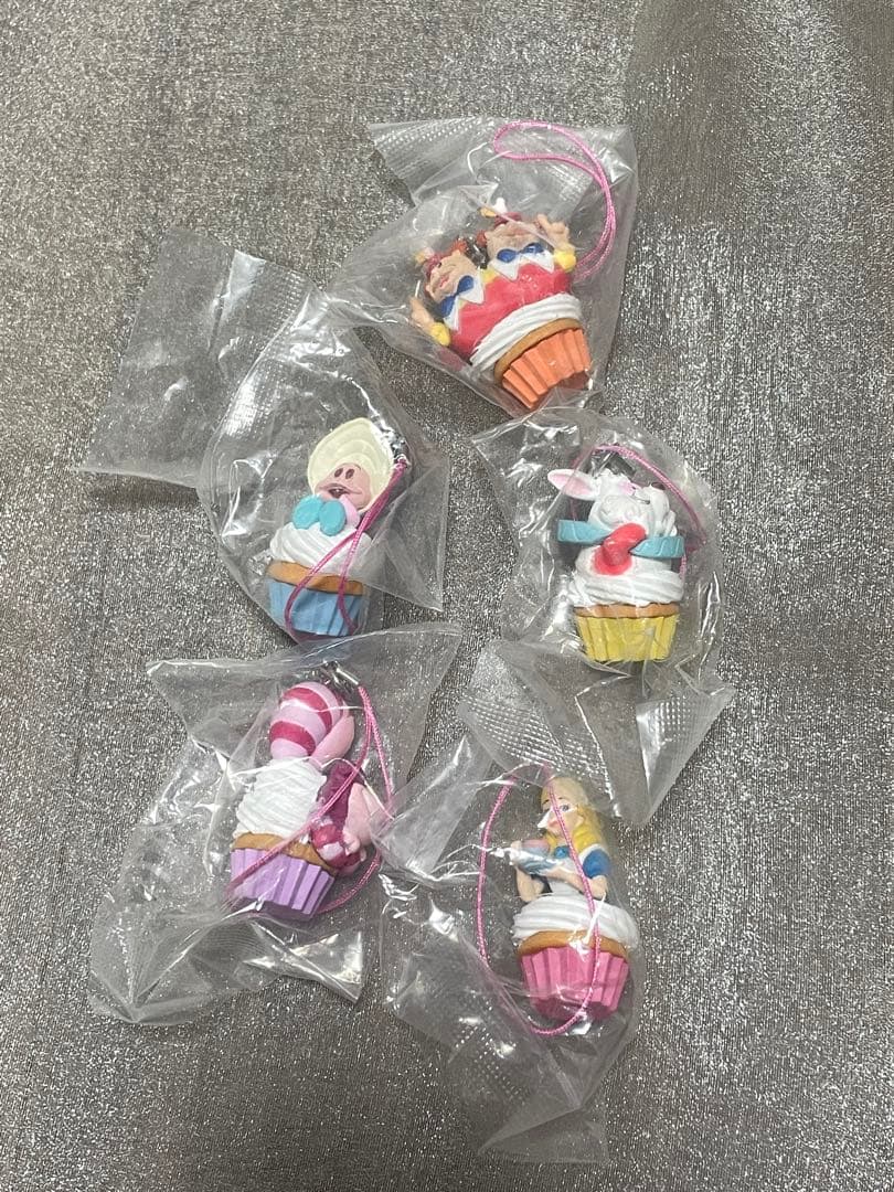 ふしぎの国のアリス カップケーキマスコット ガチャ カプセルトイ新品、♥ YUZUMIYA_COM