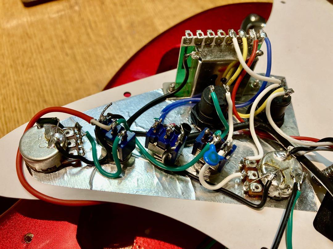 ☆美品　改造して新機能満載　ローノイズ化したBUSKERS ST
