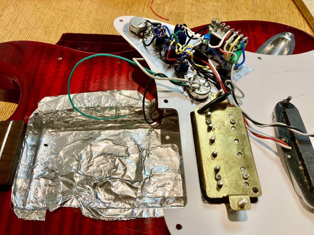☆美品　改造して新機能満載　ローノイズ化したBUSKERS ST