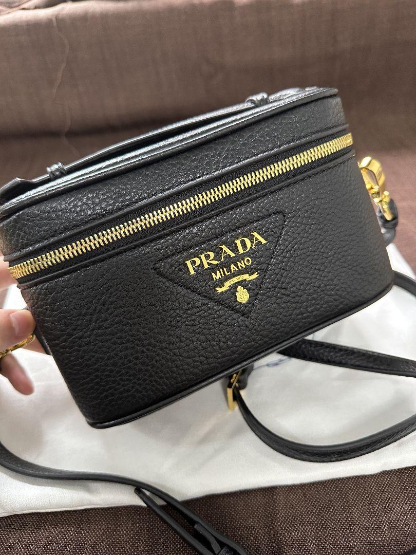 PRADA 黒 レザー ショルダーバッグ 保存袋付き