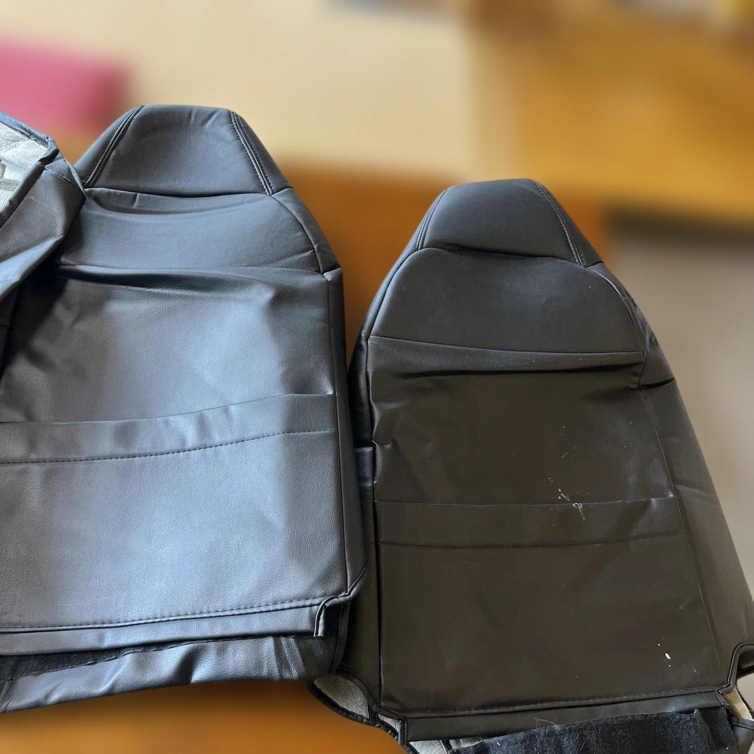 シートカバー目立った傷や汚れなし